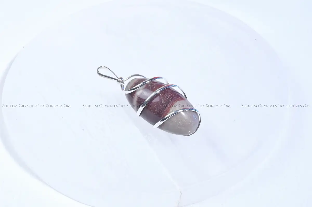 Narmadeshwar Lingam Pendant – Shreem Crystals